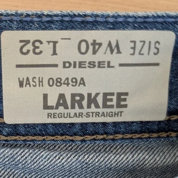 NWT Diesel Larkee Regular Straight Jeans W40 L32 Medium Wash Premium Denim